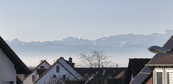 Zum Mietangebot verlinktes Bild: 3-Zi.-Neubauwohnung im Dachgeschoss links (Erstbezug) mit Berg- und teilweise Seesicht in Ailingen